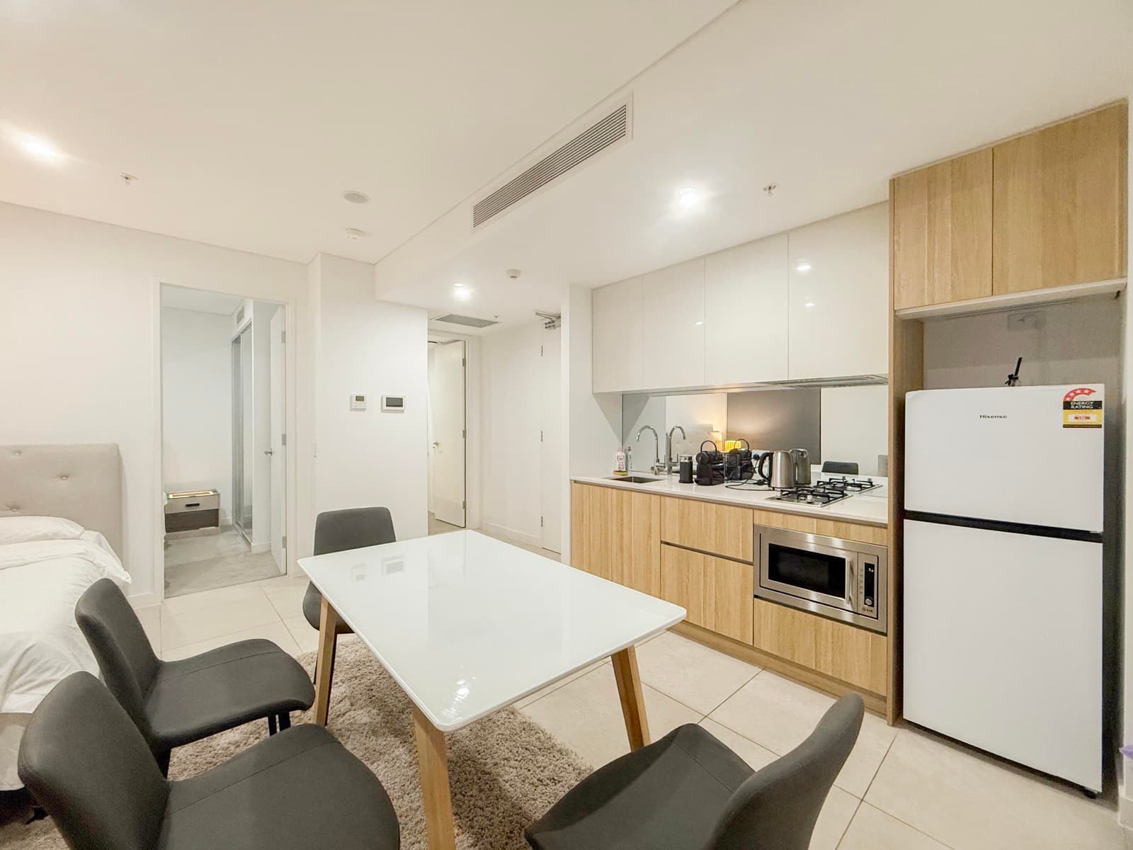 One-Bedroom Apartment